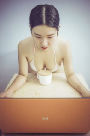 拥抱春天的罗曼史_蓝光电视剧在线观看